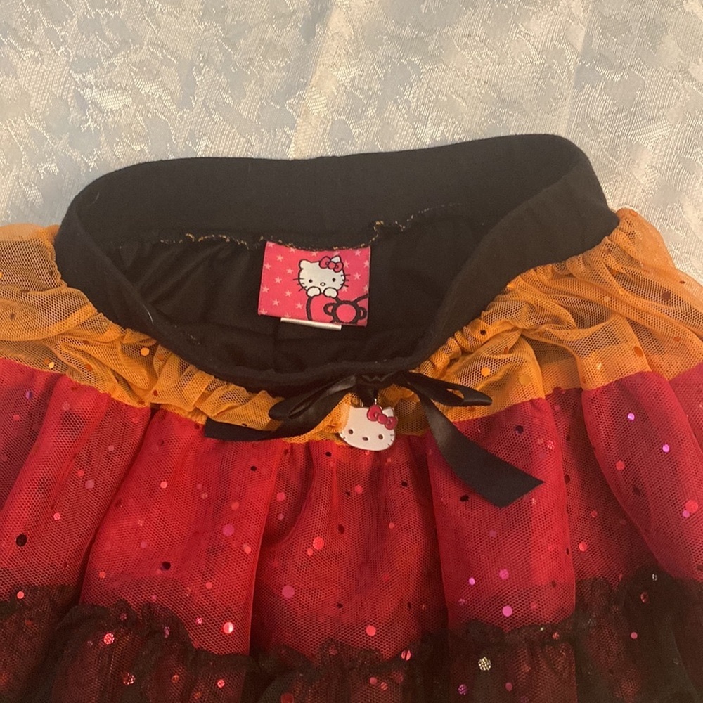 Halloween 🎃 Hello kitty tutu 🎃. Girl Size 4. Like new condition.